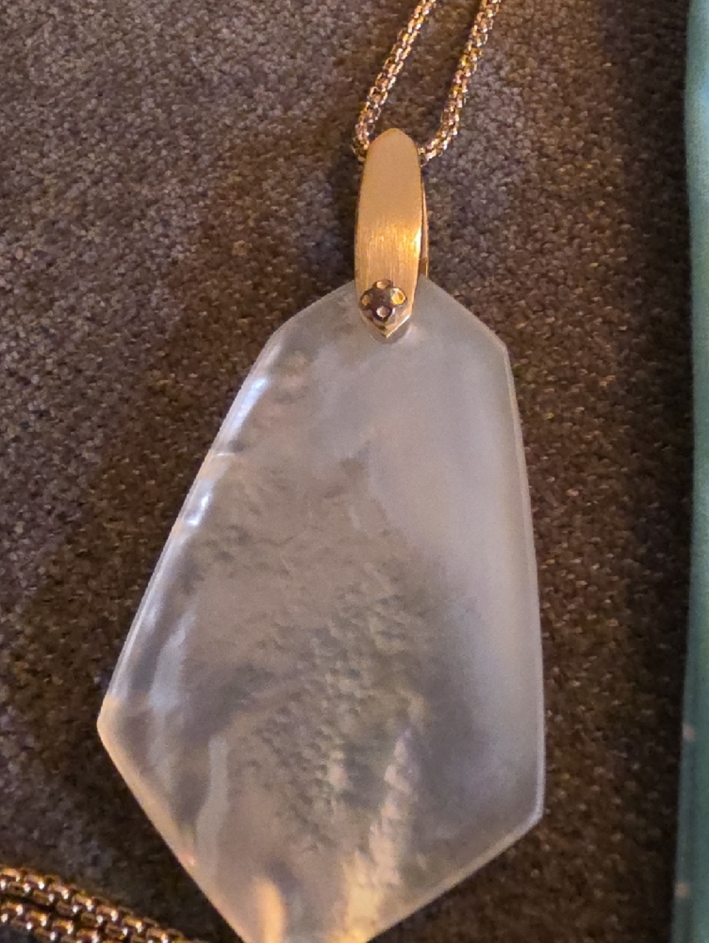 Kendra Gold Chain Necklace with STONE Pendant - Picture 3 of 3